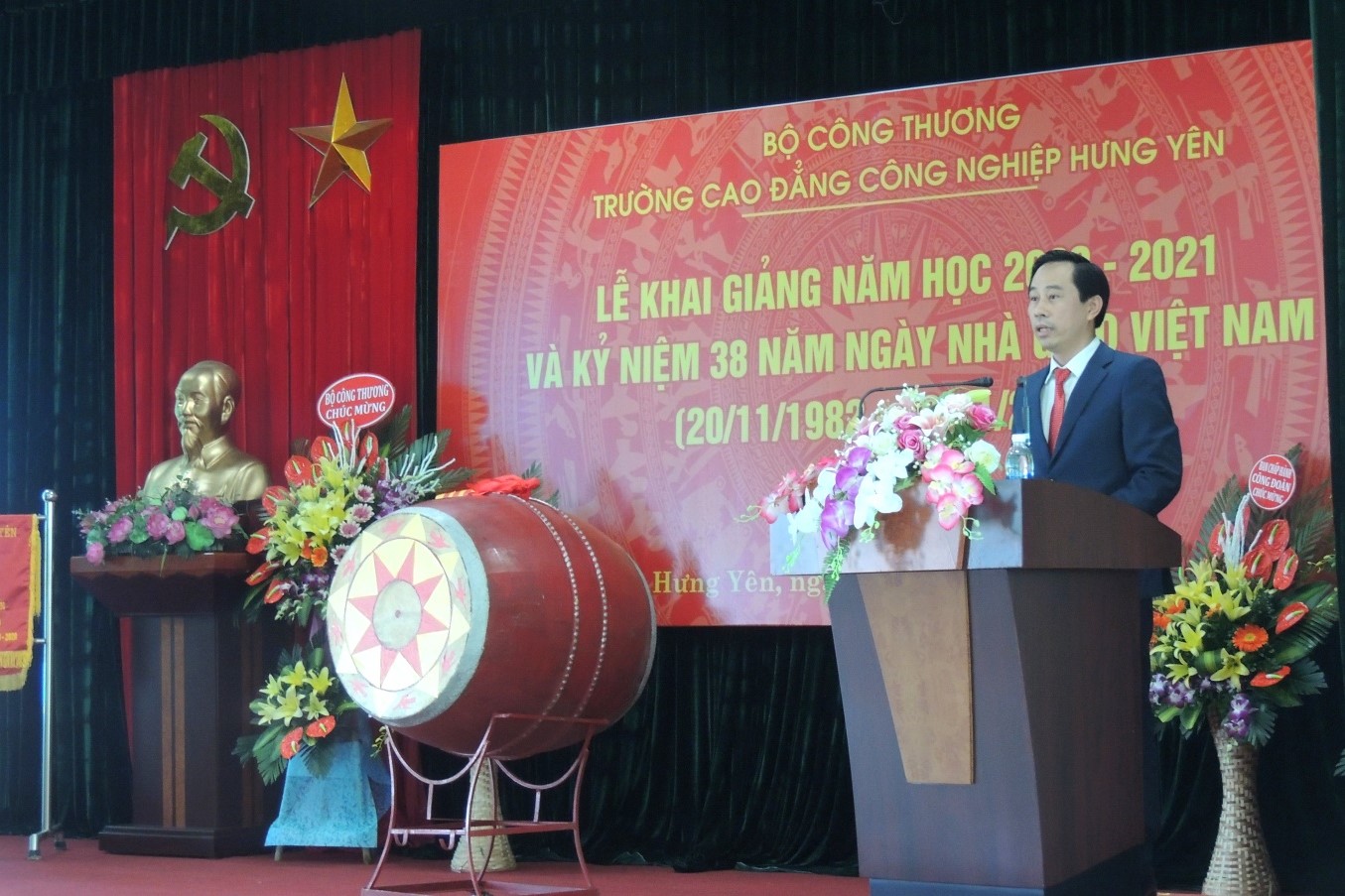 Lễ khai giảng năm học 2020-2021 và kỷ niệm 38 năm ngày nhà giáo Việt Nam (20/11/1982 - 20/11/2020)