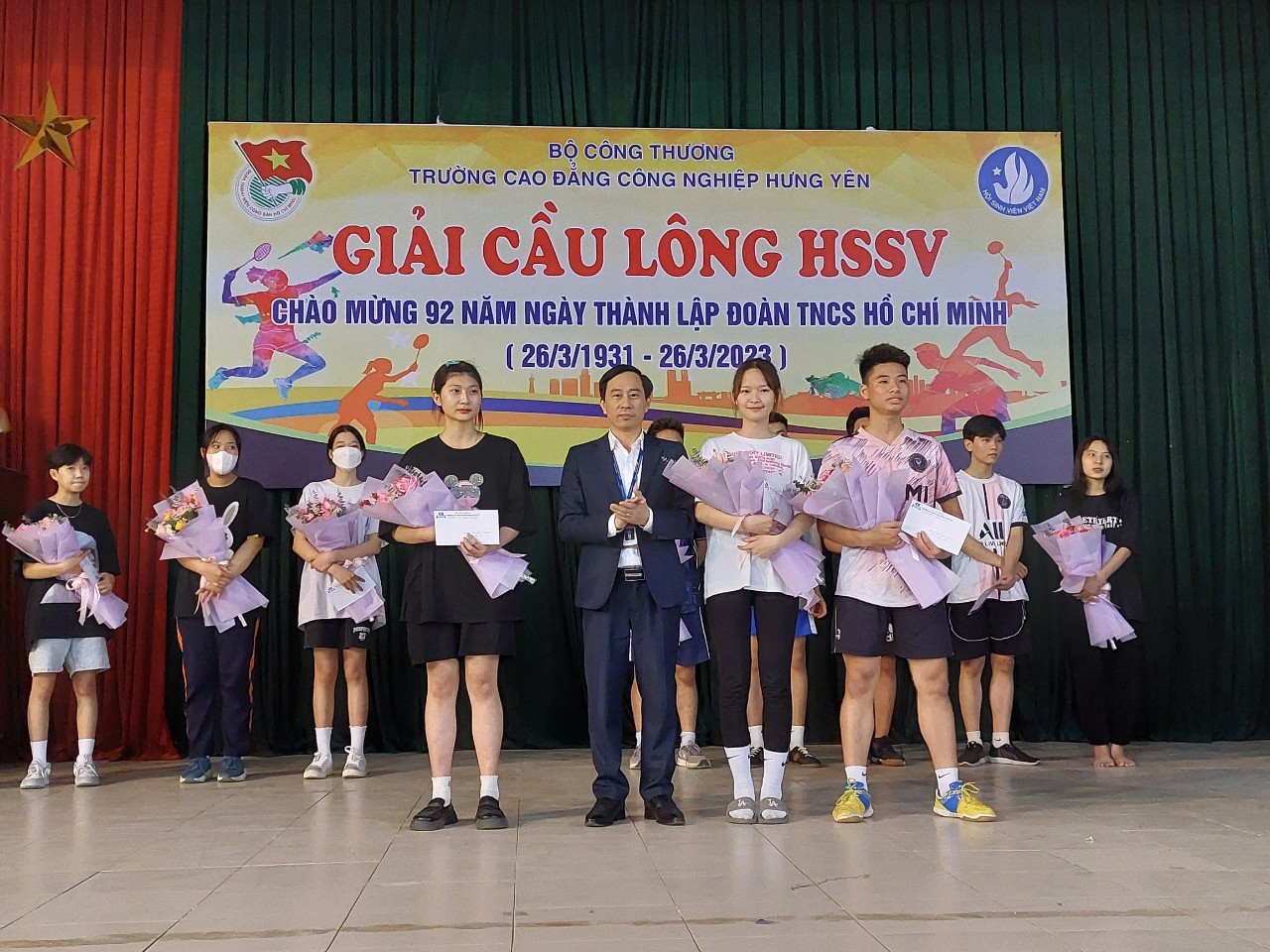 ĐOÀN TRƯỜNG CAO ĐẲNG CÔNG NGHIỆP HƯNG YÊN TỔ CHỨC GIẢI CẦU LỒNG HSSV NĂM 2023