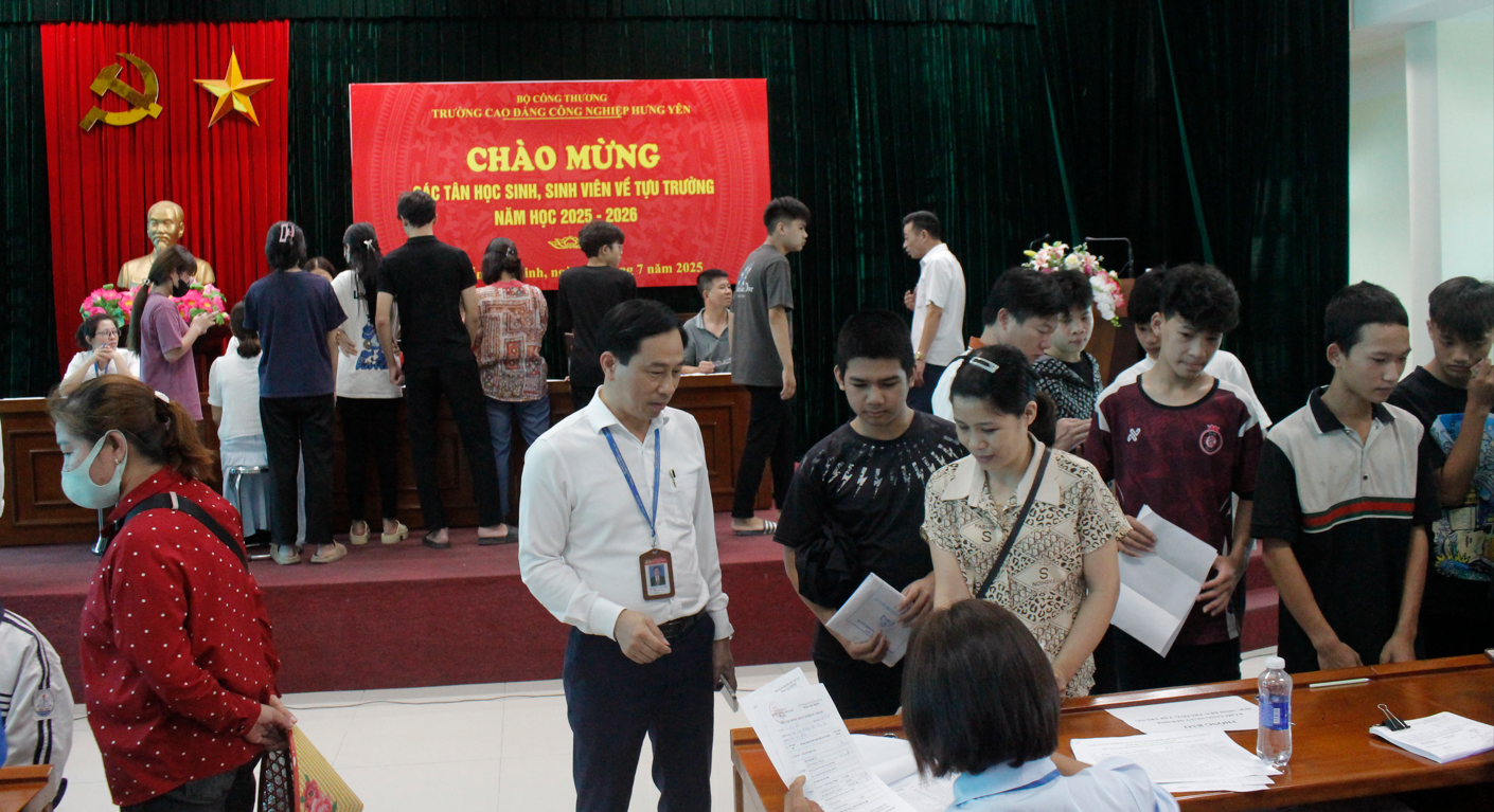 SÔI NỔI NGÀY TỰU TRƯỜNG CỦA HỌC SINH, SINH VIÊN  NĂM HỌC 2025–2026